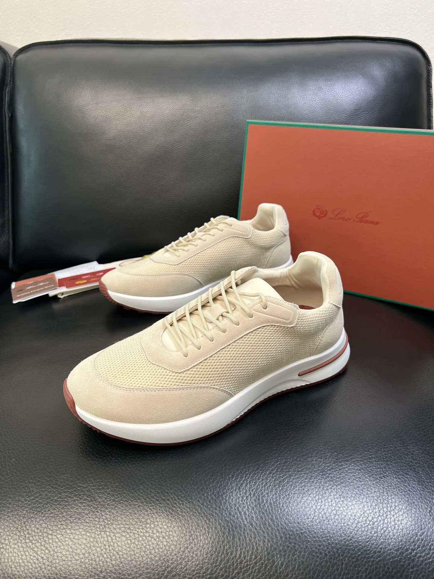 Men's shoes 💰740 Loro Men's shoes 💰iana High-quality top crafts Noyo Piana New product counter synchronized with original factory configuration, uppers imported from Italy cowhide fabric, high-quality splicing technology, soles: original soles specially provided by the original factory, exclusive movable molded soles super comfortable, original factory and single goods, welcome to compare, code number 39-44 (order 38 45 46)